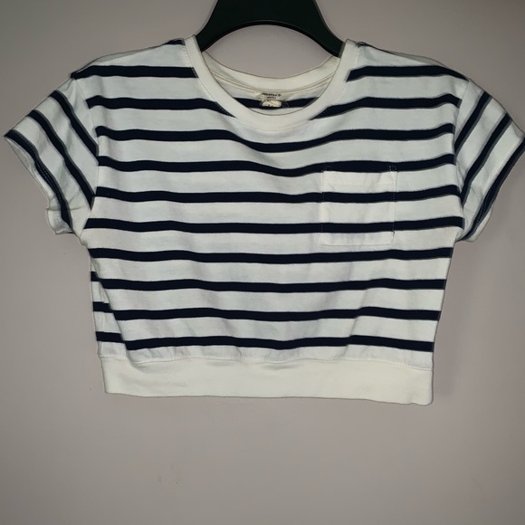 crop top - Picture 1 of 1